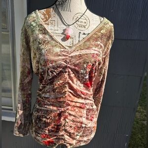 Clio Ruched V-Neck Long Sleeve Top in Earthy Red, Green, Brown